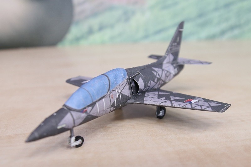 Autoři nejlepších modelů L-39NG se za odměnu „proletěli“ na simulátoru. Včetně bronzového zaměstnance ERA