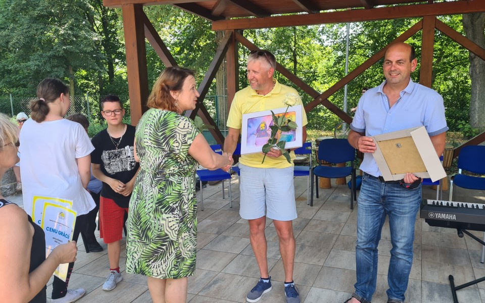 ERA received yet another Award of Grace as warm thanks for long-term support of school “Dawn”