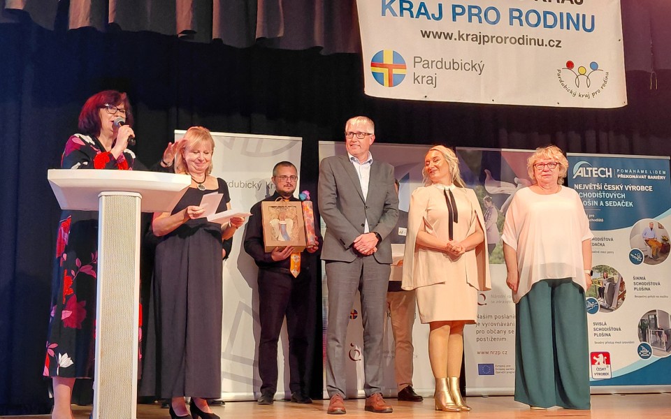 ERA obdržela ocenění Duhové křídlo za podporu projektů pro hendikepované