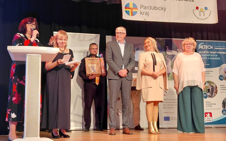 ERA obdržela ocenění Duhové křídlo za podporu projektů pro hendikepované